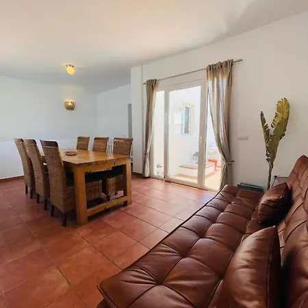 Beautiful Spacious In Villa *